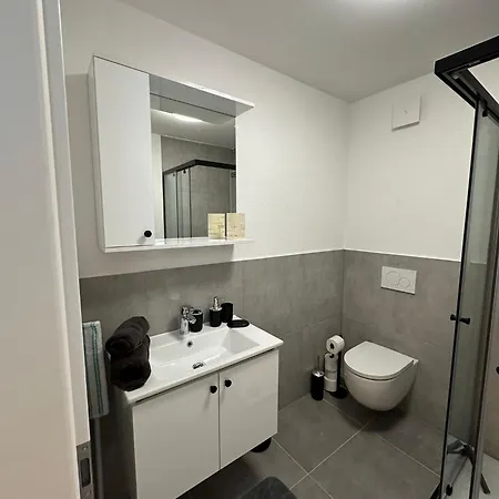 Elara Apartment *